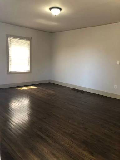 Main picture of 526 Tompkins St