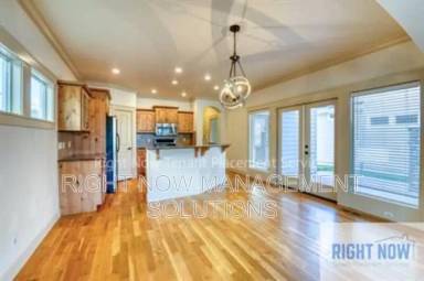 Main picture of 1076 W Stanhope St