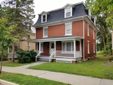 Main picture of 124 S Barnard St
