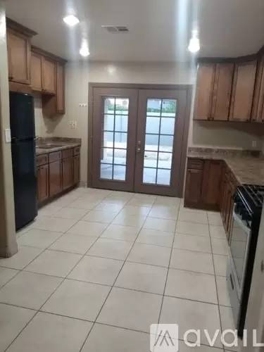 Main picture of 1843 E Minnezona Ave