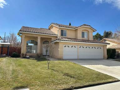 Main picture of 2556 Overland Ave