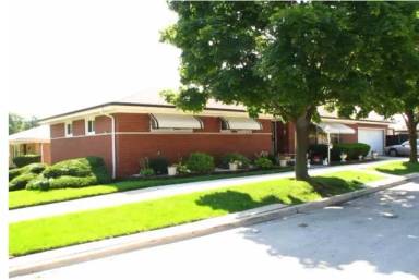 Main picture of 137 E 121st Pl