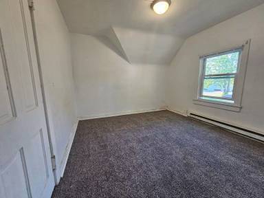 Main picture of 124 10th St SW