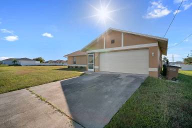 Main picture of 2230 NW 1st Ave