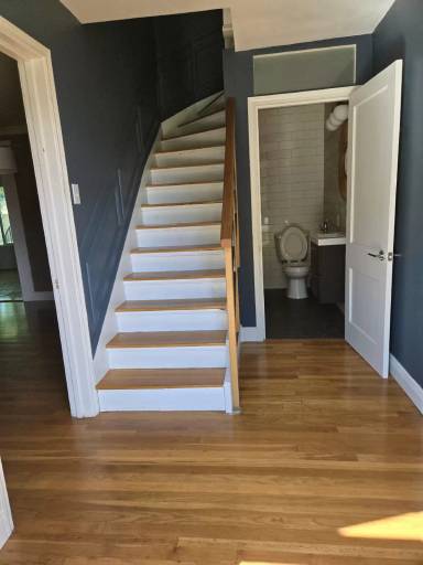 Main picture of 1700 Golder Ave