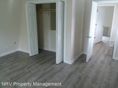 Main picture of 301 Henry St