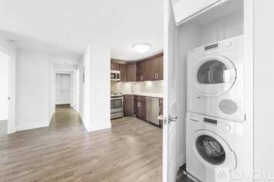 Main picture of 301 E 91st St