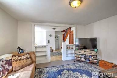 Main picture of 227 N 2nd St