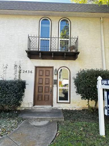 Main picture of 2434 S Graham Dr