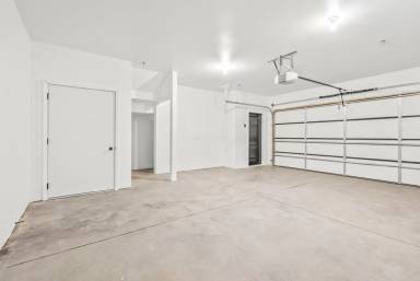 Main picture of 895 W 8th St
