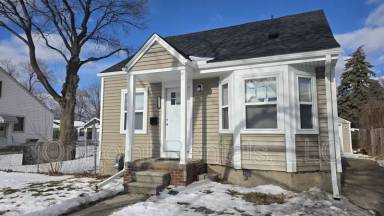 Main picture of 14526 Russell Ave