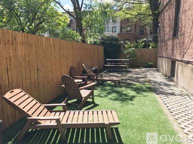 Main picture of 960 Sterling Pl