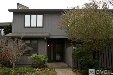 Main picture of 532 Crowfields Ln