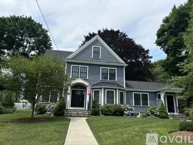 Main picture of 217 Washington St