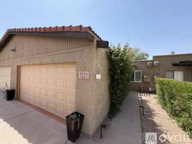 Main picture of 1231 E Bluebell Ln