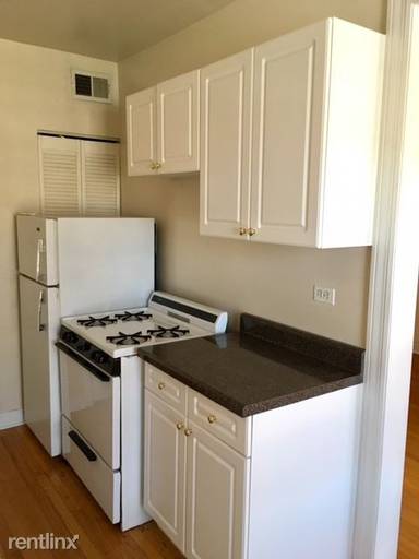 Main picture of 2950 N Seminary Ave
