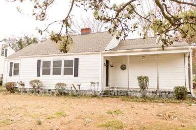 Main picture of 400 Osborne Dr