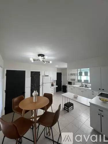 Main picture of 36 Cook St
