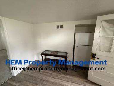 Main picture of 1480 Calkins Ave
