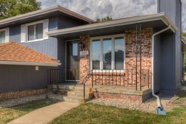 Main picture of 3305 S 133rd St