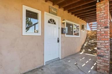 Main picture of 1031 Country Club Dr