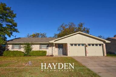 Main picture of 2605 Jasmine St