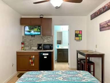 Main picture of 2721 Raeford Rd