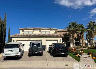 Main picture of 334 Interlachen Ct