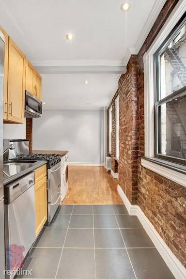 Main picture of 416 E 13th St