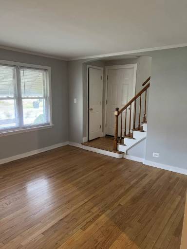 Main picture of 9819 S Clyde Ave