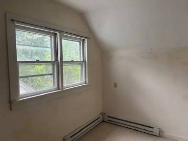 Main picture of 675 Main St