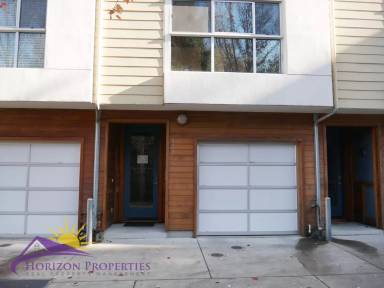 Main picture of 523 Green City Walk