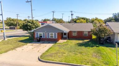 Main picture of 1212 N Janeway Ave