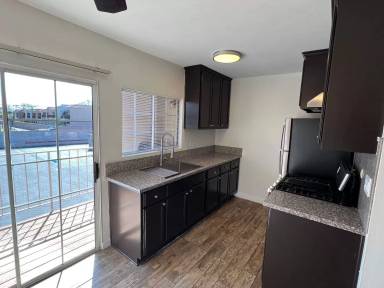 Main picture of 935 W Bishop St