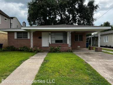 Main picture of 209 Saint Michael St