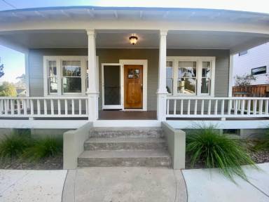 Main picture of 301 Coloma St