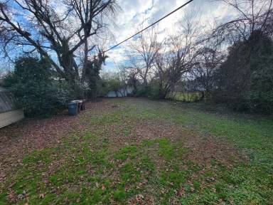Main picture of 2220 Trade St
