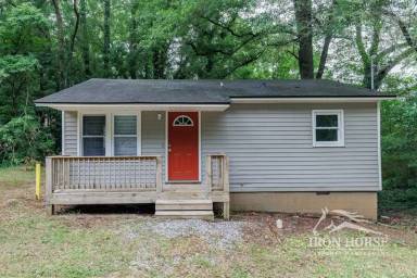 Main picture of 185 Royal Ct