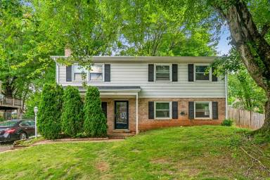 Main picture of 13911 Mapledale Ave