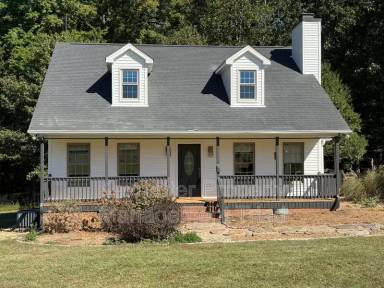 Main picture of 7472 Middlestream Rd