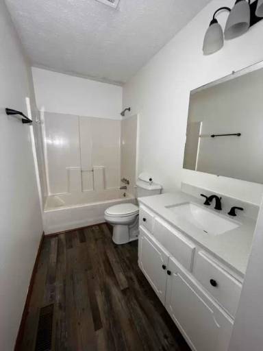 Main picture of 320 Samatha Cv