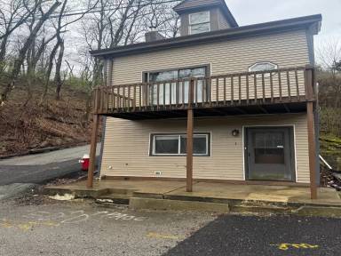 Main picture of 1 Cabin St