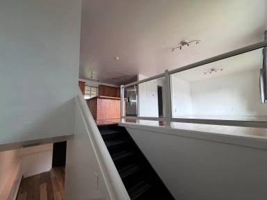 Main picture of 320 Thomas Cir