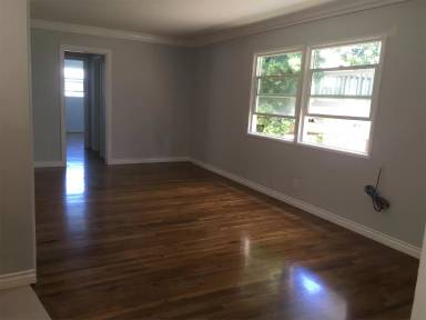 Main picture of 616 N Poinsettia Ave
