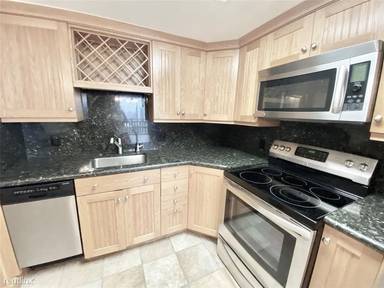Main picture of 2016 Main Condo