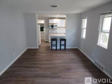 Main picture of 301 Massoit St