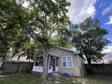 Main picture of 702 NW 2nd Ave