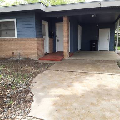 Main picture of 906 San Angelo