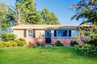 Main picture of 124 Revere Dr