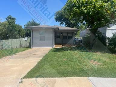 Main picture of 3433 NW 27th St